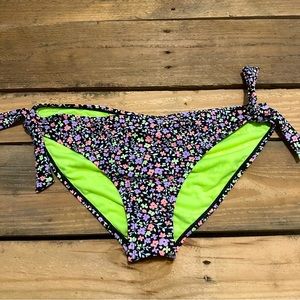 NWT Floral Swim Bikini Bottoms Size L